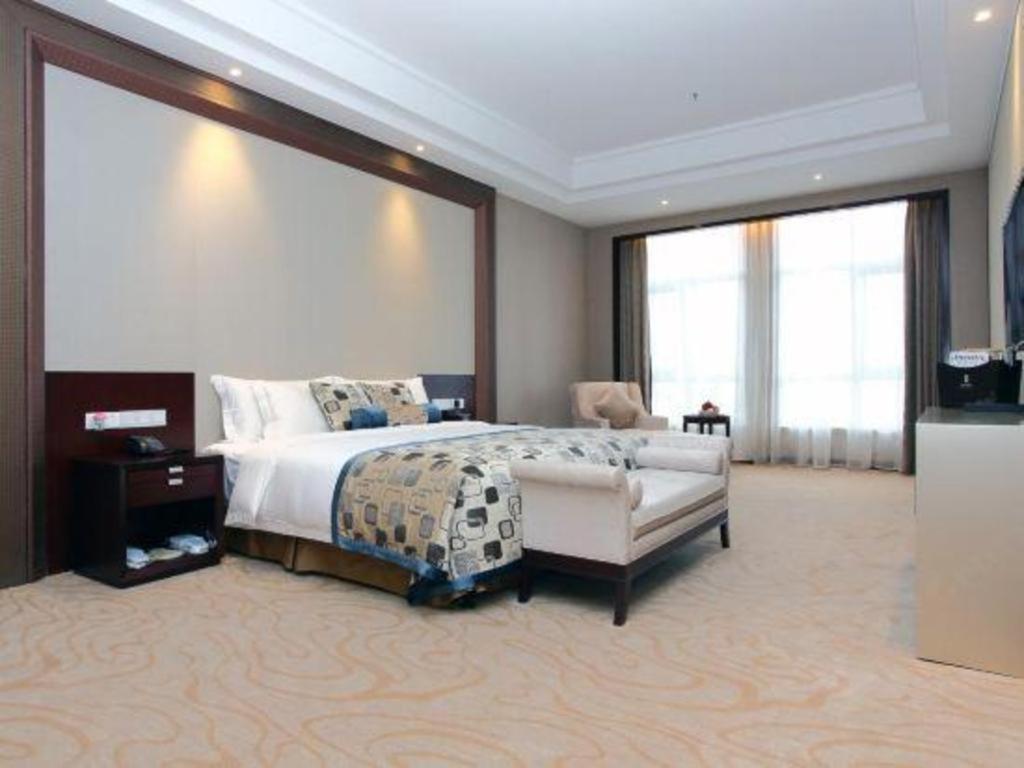 Linyi Blue Horizon International Hotel Yi He Экстерьер фото