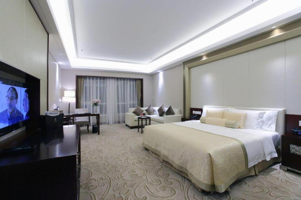 Linyi Blue Horizon International Hotel Yi He Экстерьер фото