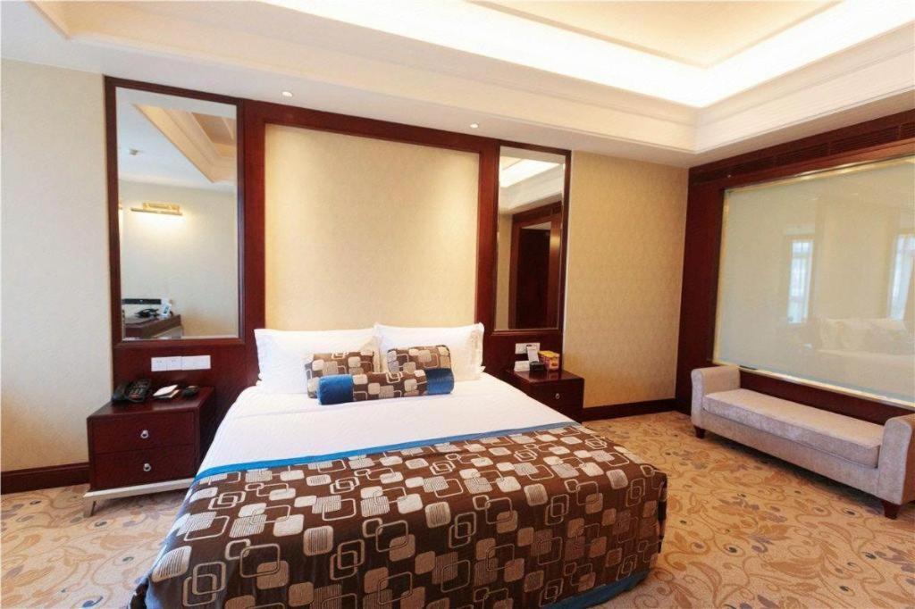 Linyi Blue Horizon International Hotel Yi He Экстерьер фото