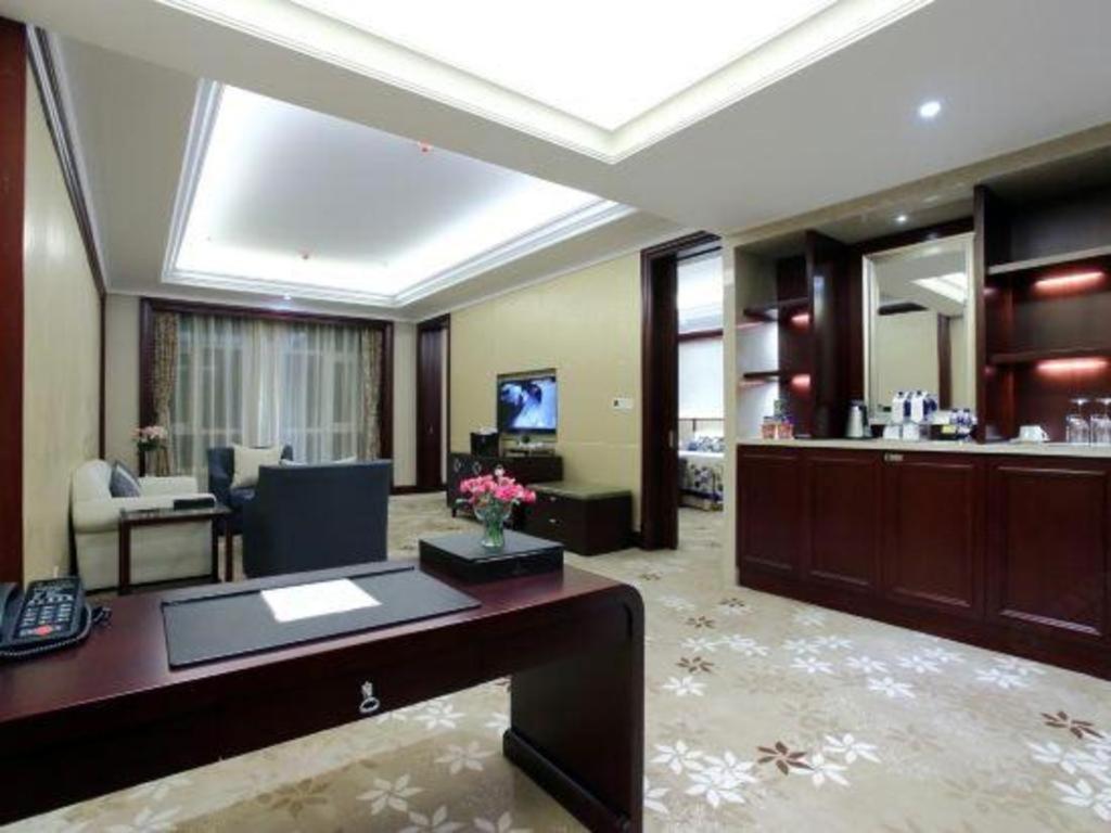 Linyi Blue Horizon International Hotel Yi He Экстерьер фото