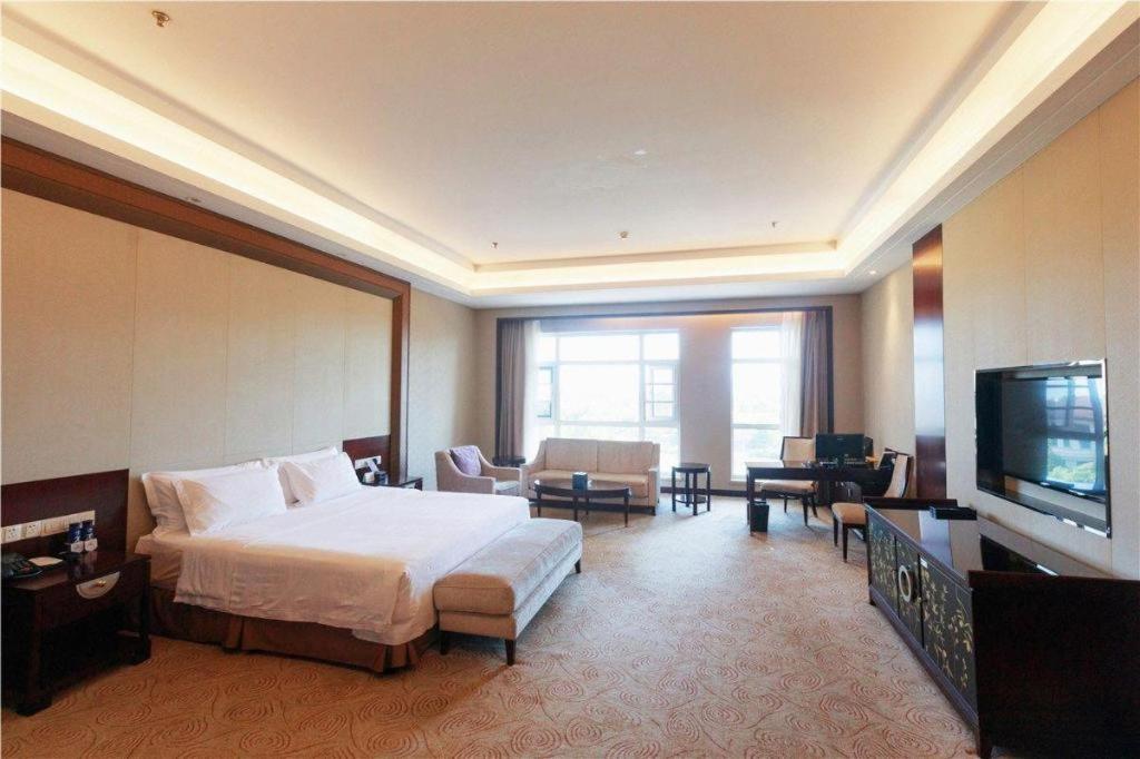 Linyi Blue Horizon International Hotel Yi He Экстерьер фото