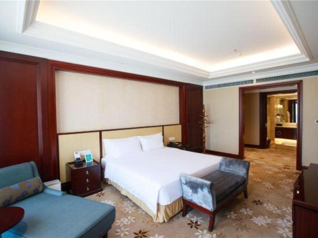 Linyi Blue Horizon International Hotel Yi He Экстерьер фото