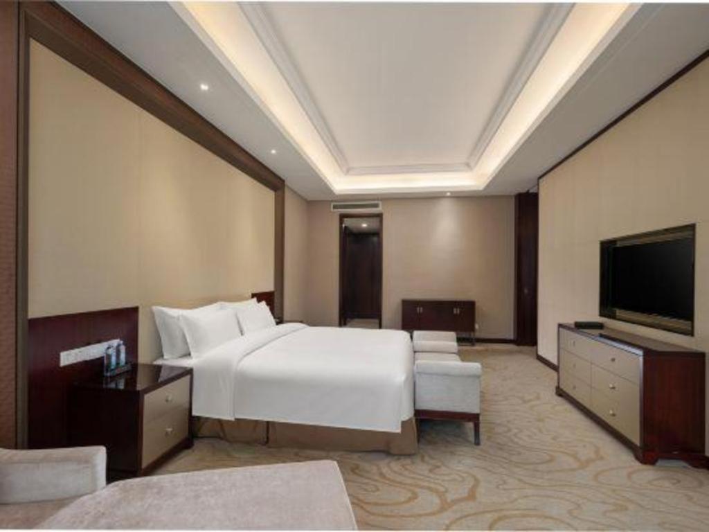 Linyi Blue Horizon International Hotel Yi He Экстерьер фото