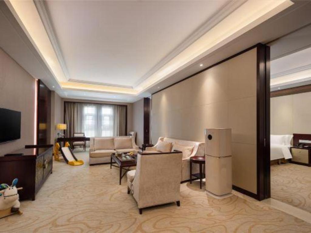 Linyi Blue Horizon International Hotel Yi He Экстерьер фото