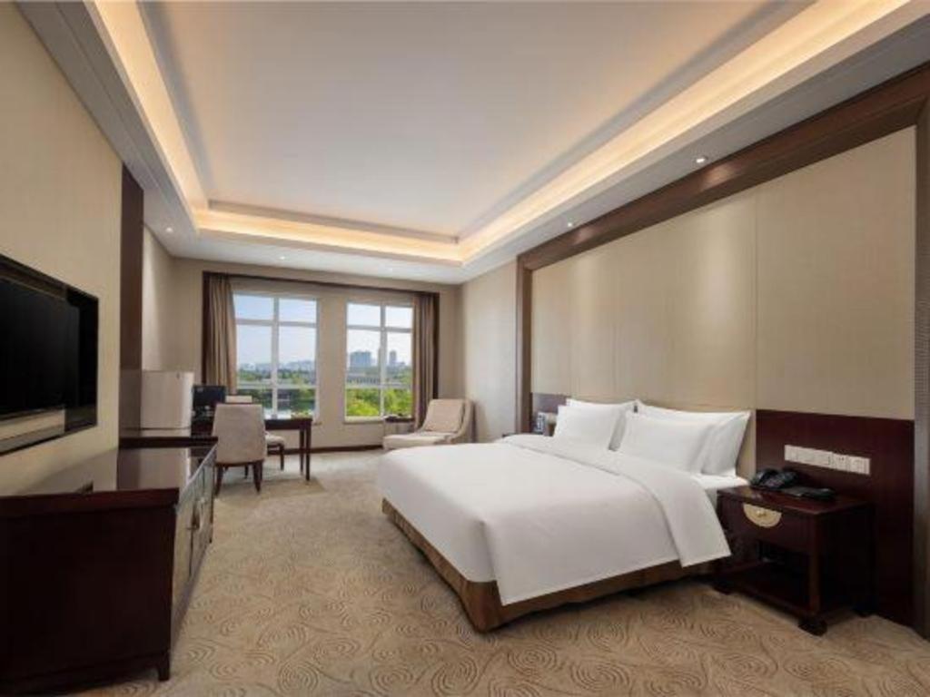 Linyi Blue Horizon International Hotel Yi He Экстерьер фото