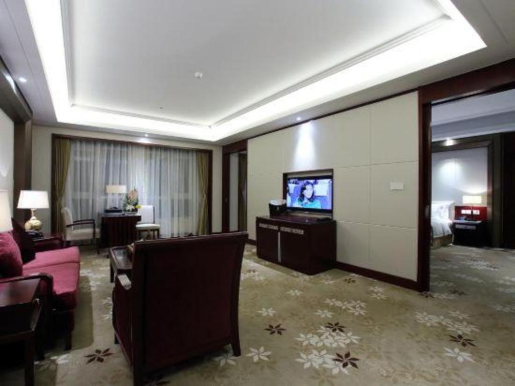 Linyi Blue Horizon International Hotel Yi He Экстерьер фото