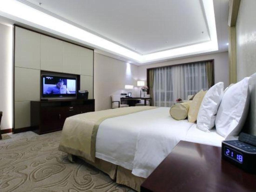 Linyi Blue Horizon International Hotel Yi He Экстерьер фото