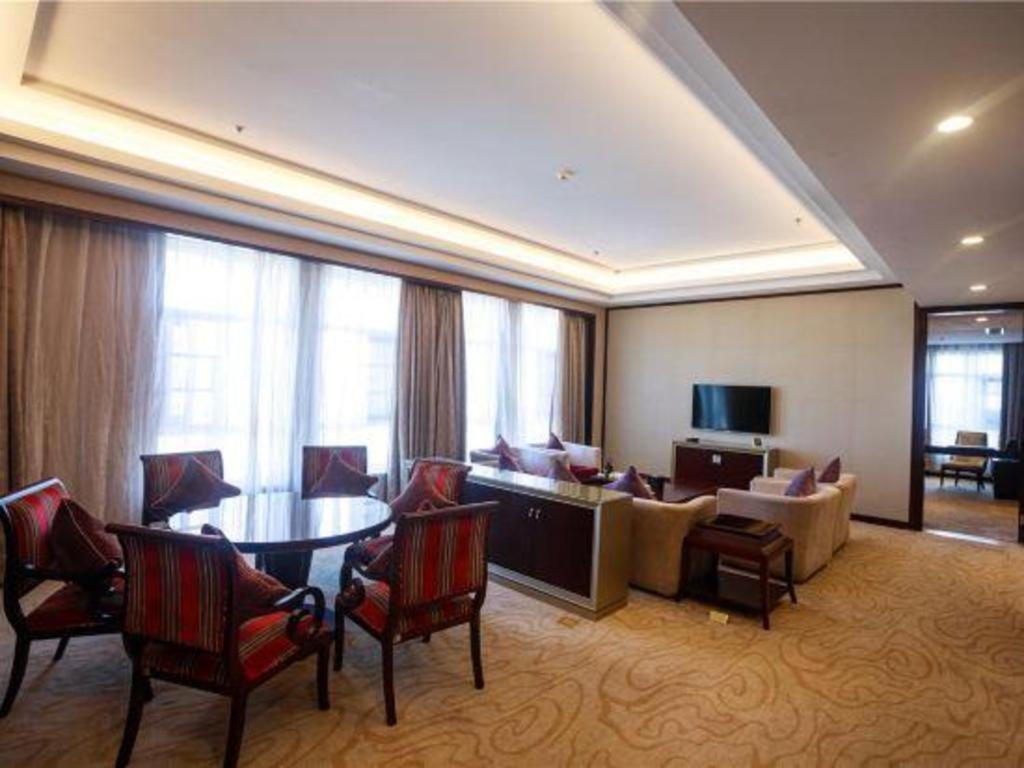 Linyi Blue Horizon International Hotel Yi He Экстерьер фото