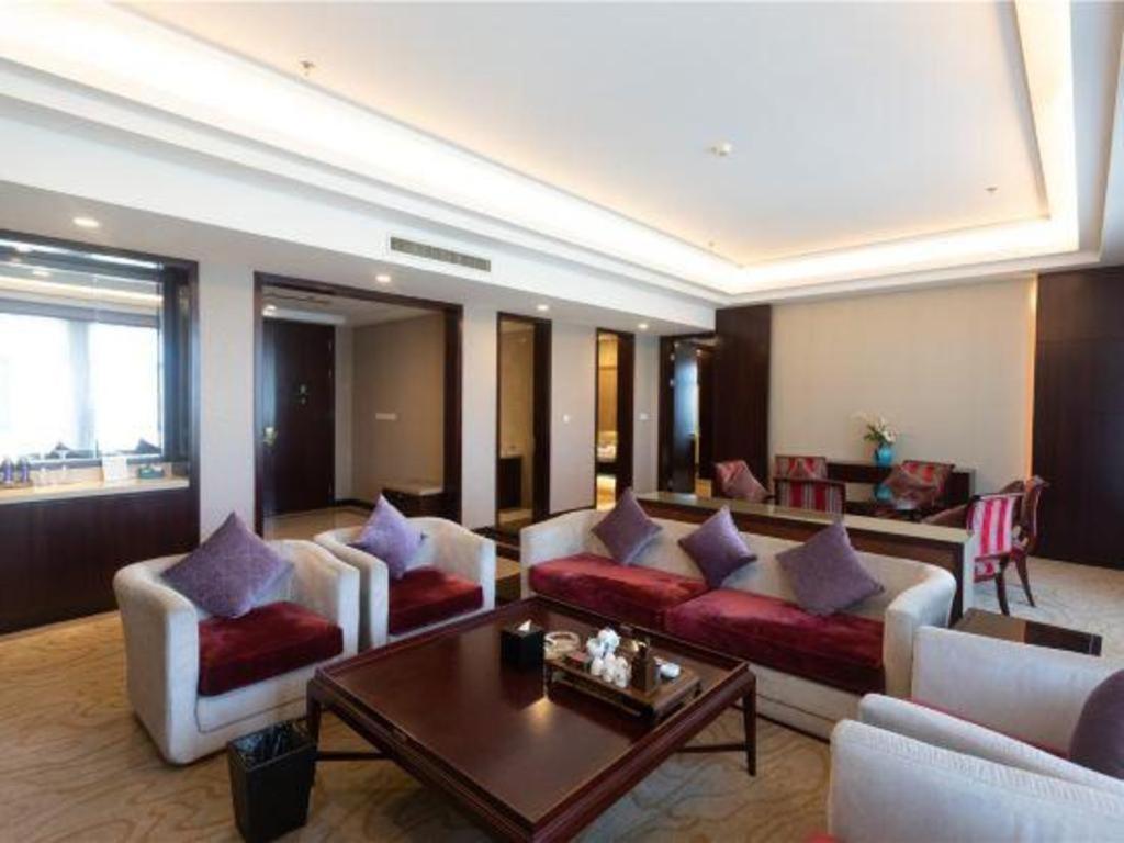 Linyi Blue Horizon International Hotel Yi He Экстерьер фото
