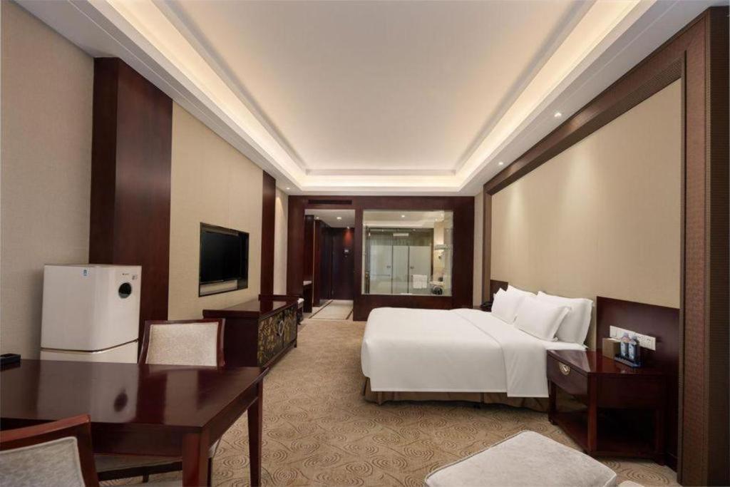 Linyi Blue Horizon International Hotel Yi He Экстерьер фото