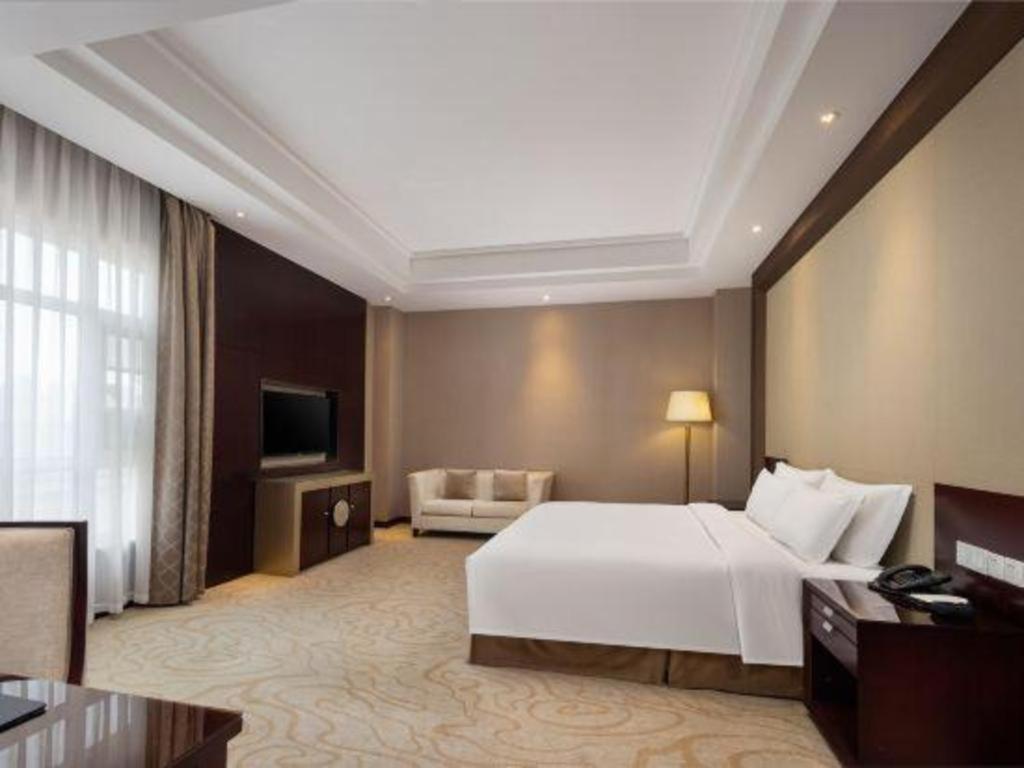 Linyi Blue Horizon International Hotel Yi He Экстерьер фото